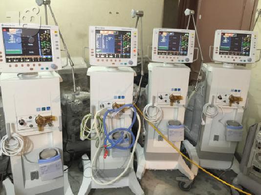 PoulaTo: Ventilator Puritan Bennett 840  and  Mindray M8 Elite
